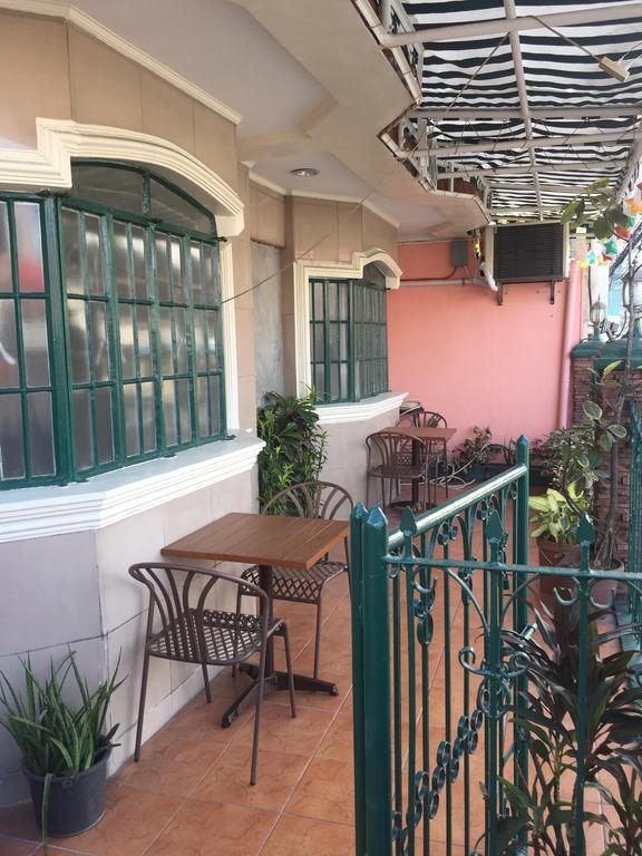 1 River Central Hostel Makati City Exterior foto